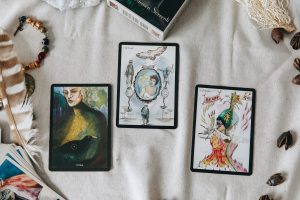 Full Moon in Aquarius July 2021: Zodiac Tarot Reading Girl and Her Moon